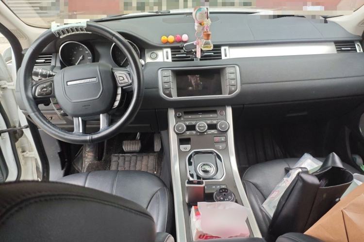 Used Land Rover Range Evoque 2016 2.0T SE Smart Glow Edition Center Console