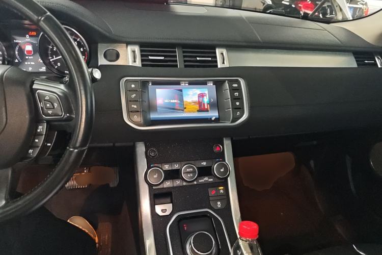 Used Land Rover Range Evoque 2016 2.0T PURE Style Edition Center Console