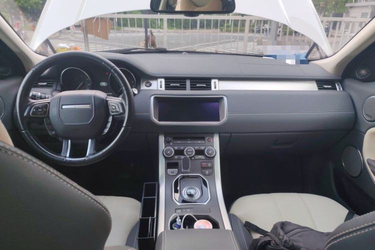 Used Land Rover Range Evoque 2016 2.0T SE PLUS Smart Enjoyment Edition Center Console