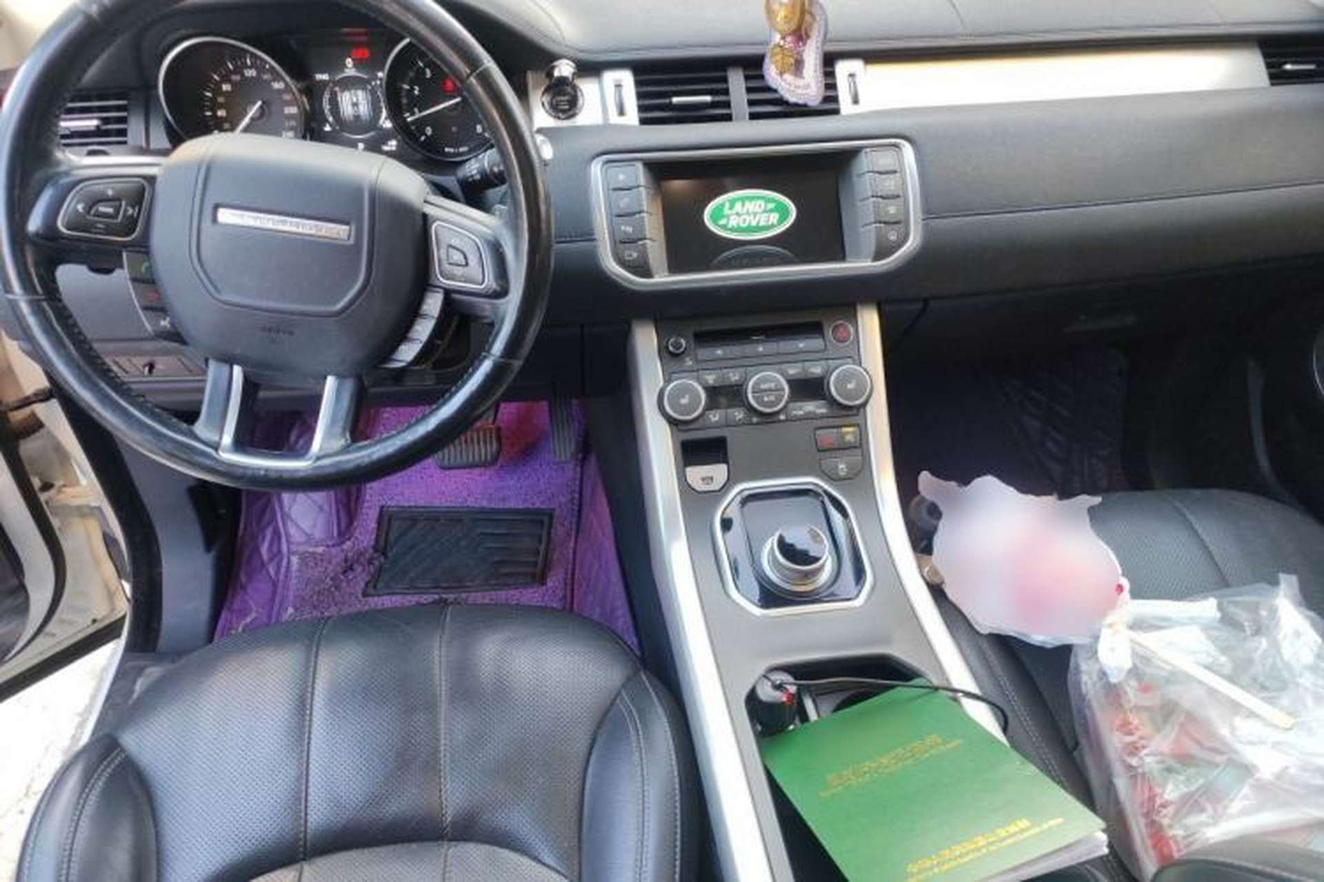 Used Land Rover Range Evoque 2016 2.0T SE Smart Glow Edition Center Console