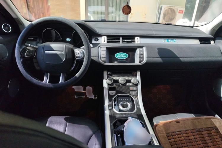 Used Land Rover Range Evoque 2016 2.0T SE Smart Glow Edition Center Console