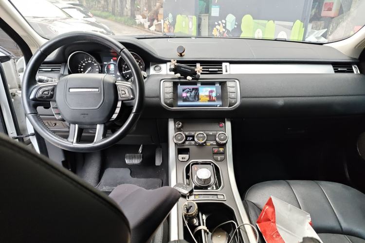 Used Land Rover Range Evoque 2016 2.0T PURE Style Edition Center Console