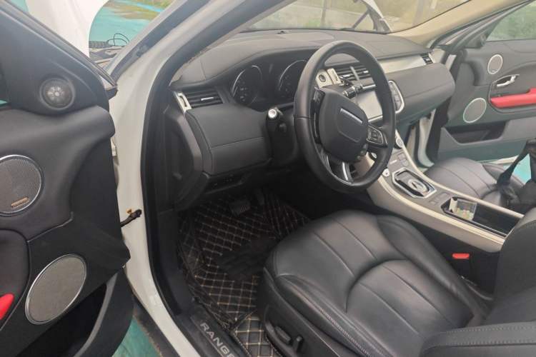 Used Land Rover Range Evoque 2016 2.0T SE Smart Glow Edition Driver Seat