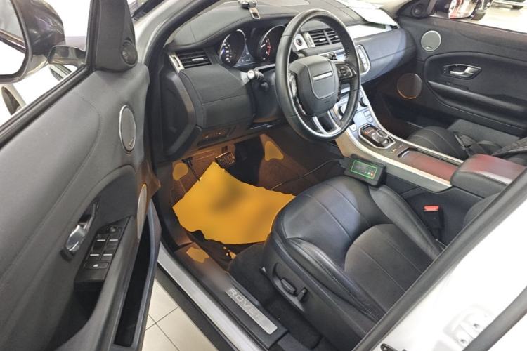 Used Land Rover Range Evoque 2016 2.0T SE Smart Glow Edition Driver Seat