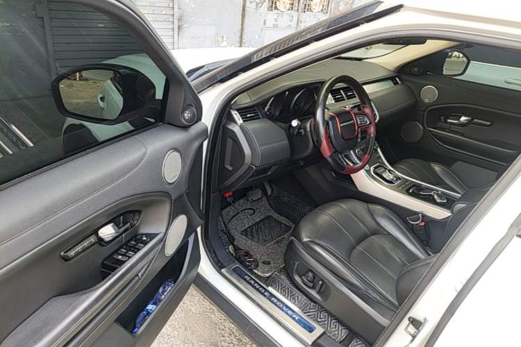Used Land Rover Range Evoque 2016 2.0T SE PLUS Smart Enjoyment Edition Driver Seat