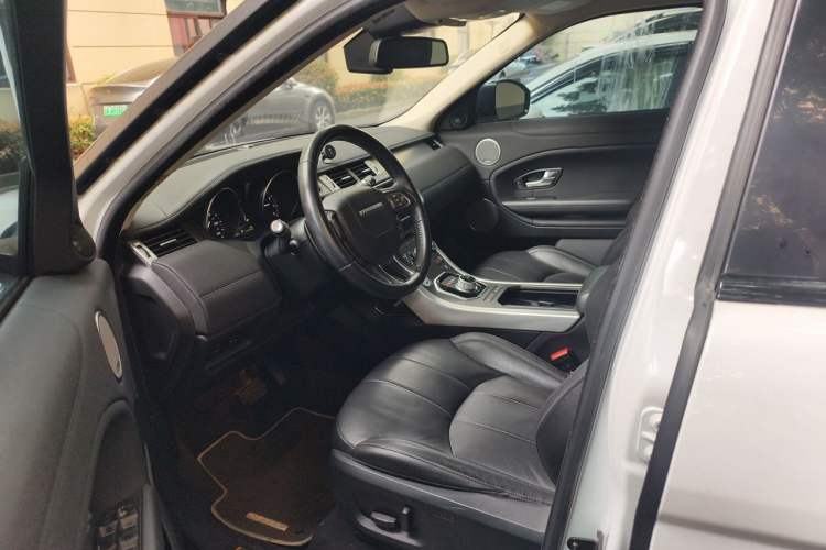 Used Land Rover Range Evoque 2016 2.0T SE Smart Glow Edition Driver Seat