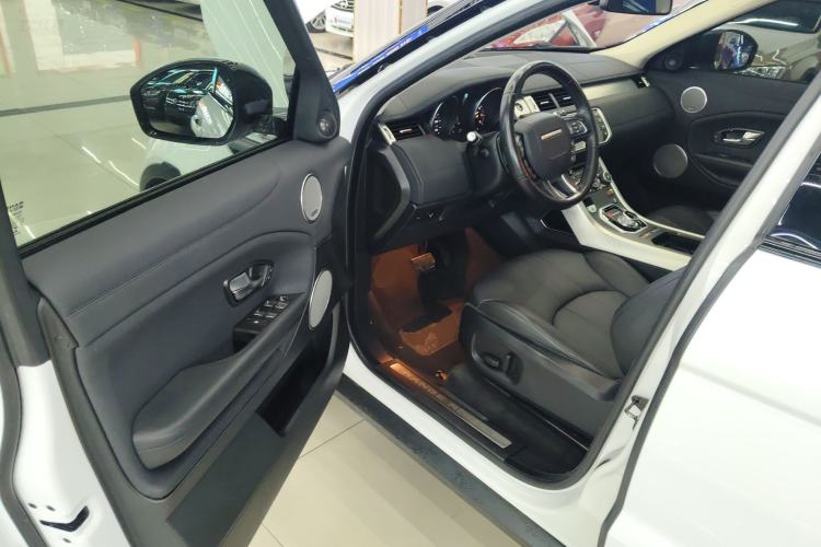 Used Land Rover Range Evoque 2016 2.0T SE Smart Glow Edition Driver Seat