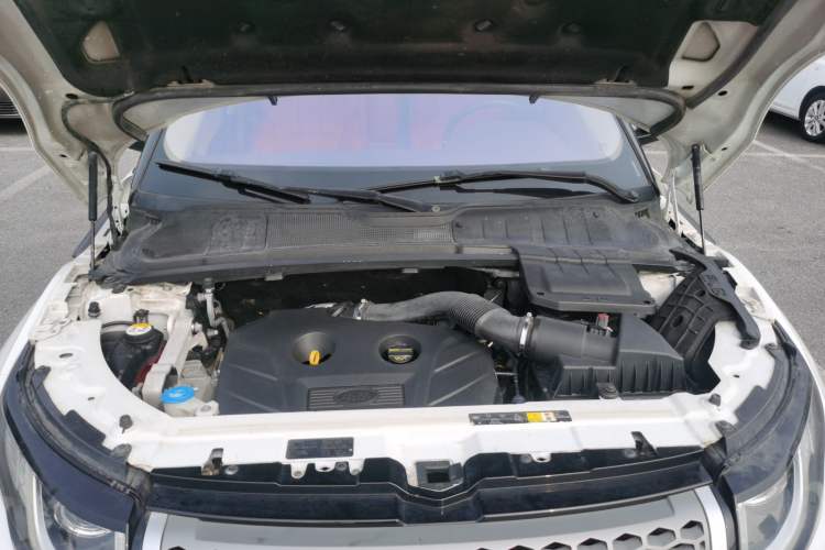 Used Land Rover Range Evoque 2016 2.0T SE Smart Glow Edition Engine Bay