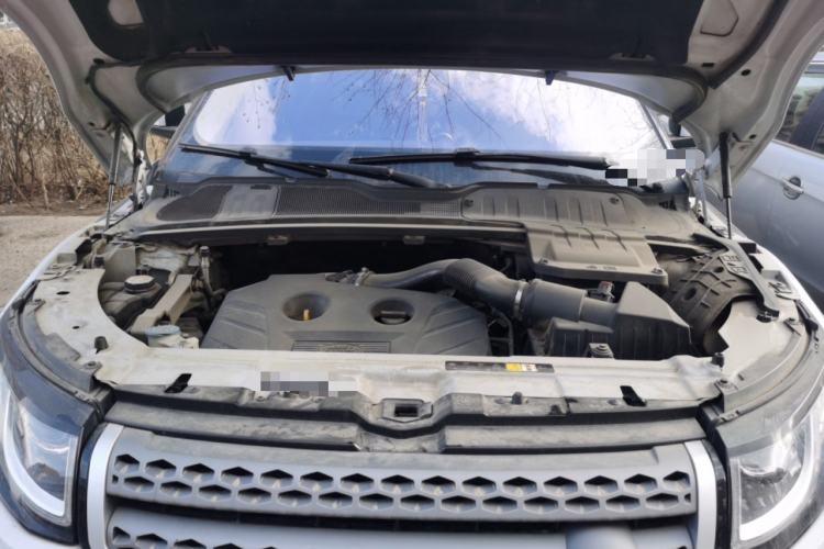 Used Land Rover Range Evoque 2016 2.0T SE Smart Glow Edition Engine Bay