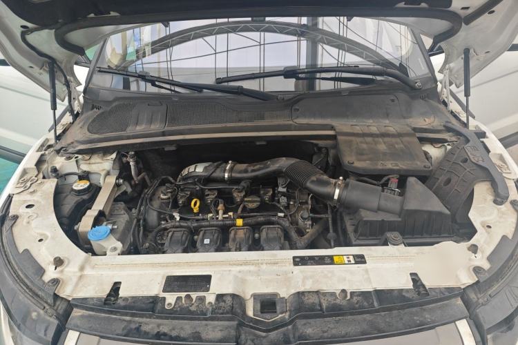 Used Land Rover Range Evoque 2016 2.0T SE Smart Glow Edition Engine Bay