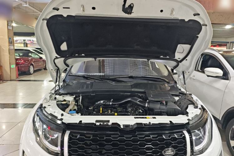 Used Land Rover Range Evoque 2016 2.0T SE Smart Glow Edition Engine Bay