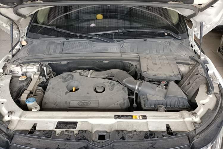 Used Land Rover Range Evoque 2016 2.0T SE Smart Glow Edition Engine Bay