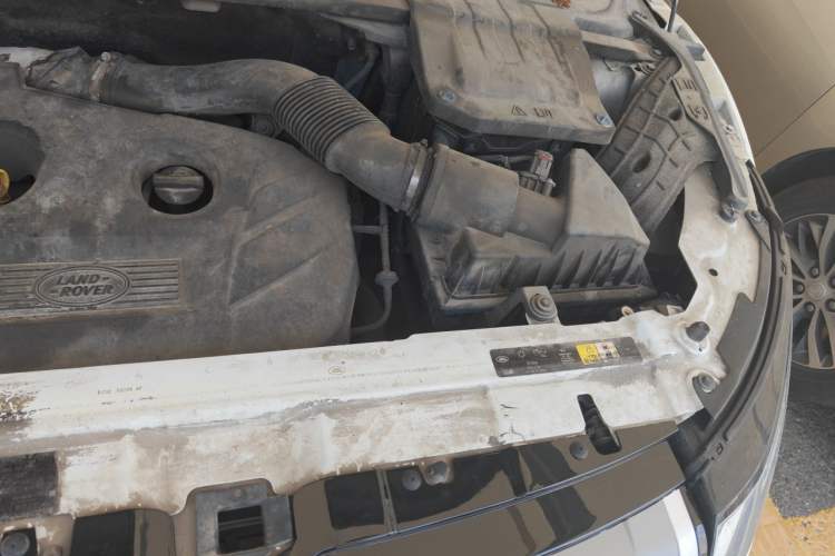 Used Land Rover Range Evoque 2016 2.0T SE Smart Glow Edition Engine Bay Left