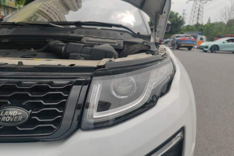 Used Land Rover Range Evoque 2016 2.0T SE Smart Glow Edition Engine Bay Left