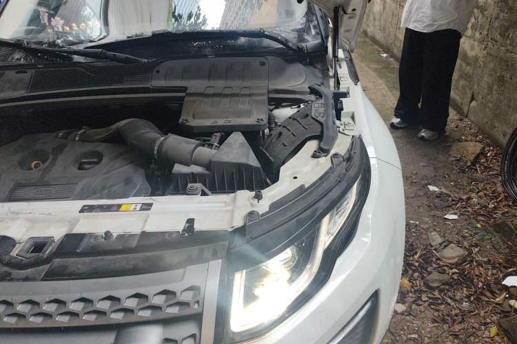 Used Land Rover Range Evoque 2016 2.0T SE PLUS Smart Enjoyment Edition Engine Bay Left