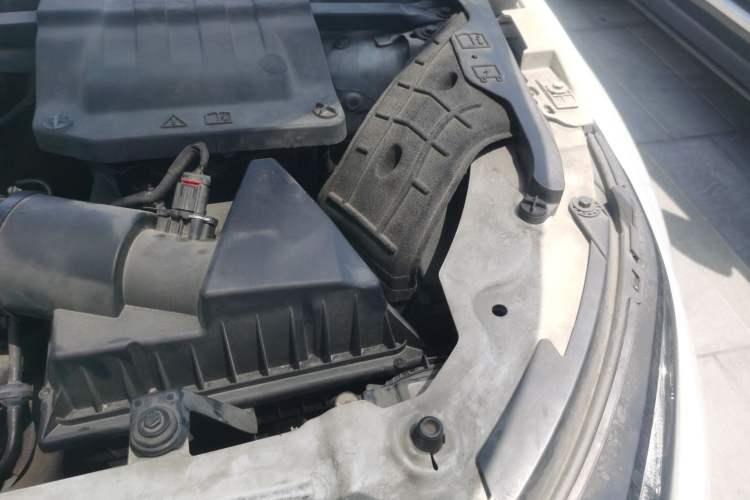 Used Land Rover Range Evoque 2016 2.0T SE Smart Glow Edition Engine Bay Left
