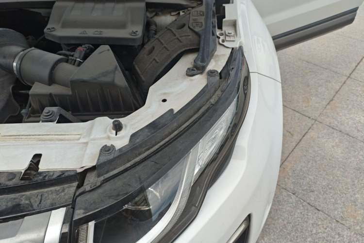 Used Land Rover Range Evoque 2016 2.0T SE Smart Glow Edition Engine Bay Left