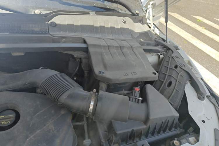 Used Land Rover Range Evoque 2016 2.0T SE PLUS Smart Enjoyment Edition Engine Bay Left