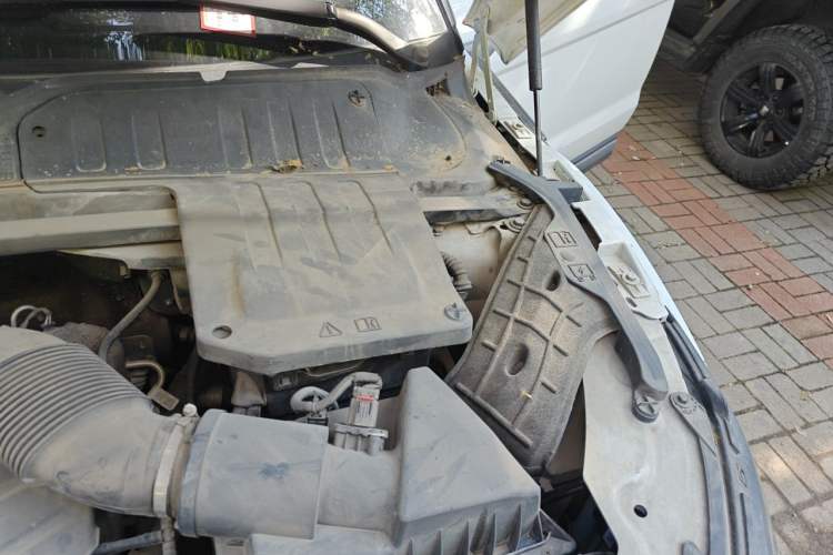 Used Land Rover Range Evoque 2016 2.0T PURE Style Edition Engine Bay Left