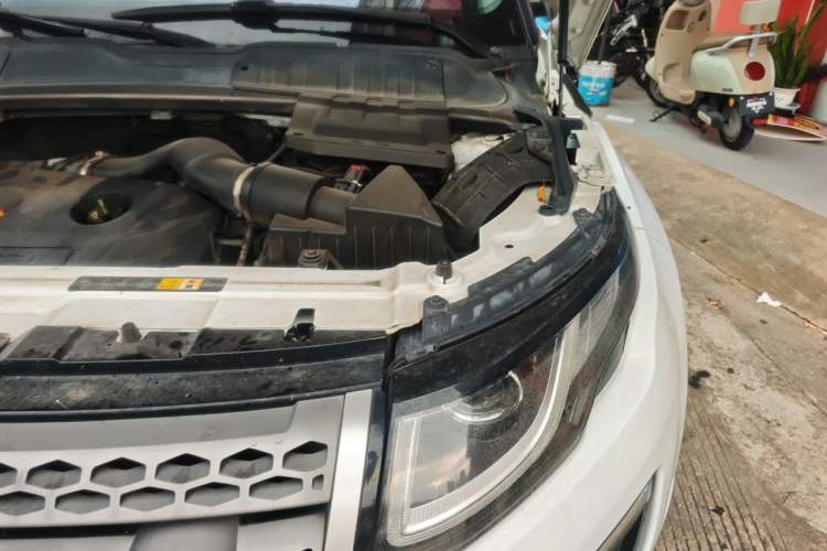 Used Land Rover Range Evoque 2016 2.0T SE Smart Glow Edition Engine Bay Left
