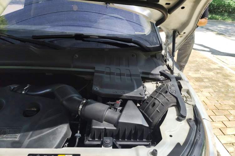 Used Land Rover Range Evoque 2016 2.0T SE Smart Glow Edition Engine Bay Left