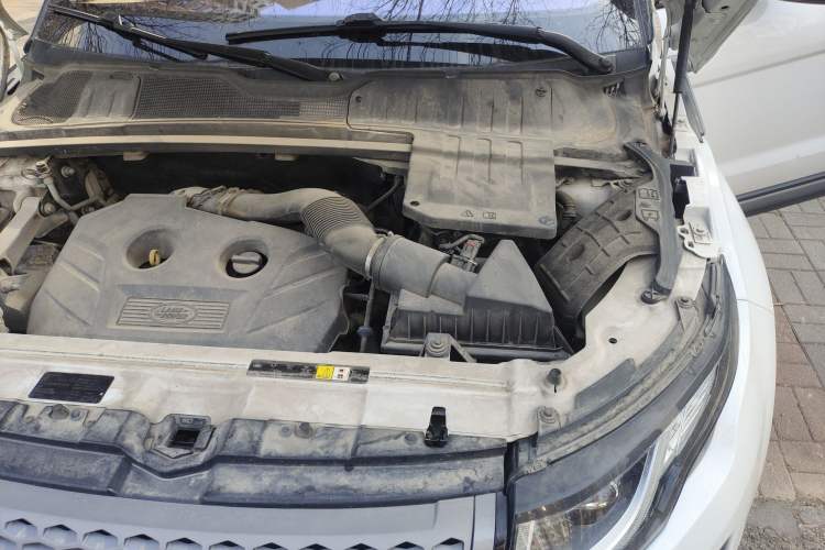 Used Land Rover Range Evoque 2016 2.0T PURE Style Edition Engine Bay Left