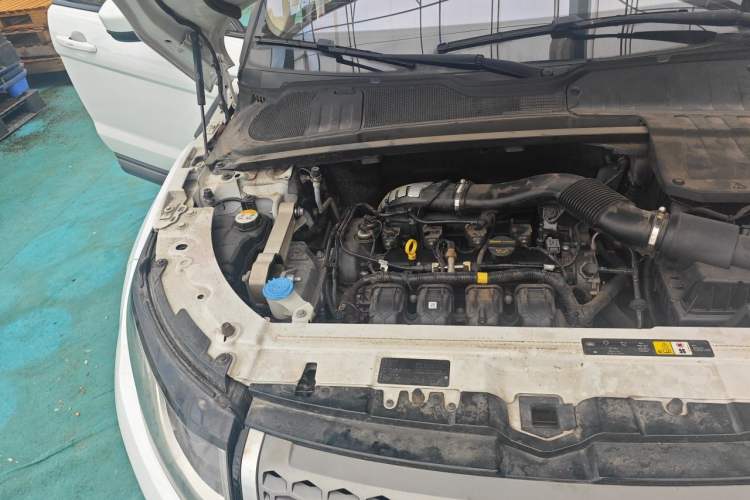 Used Land Rover Range Evoque 2016 2.0T SE Smart Glow Edition Engine Bay Right