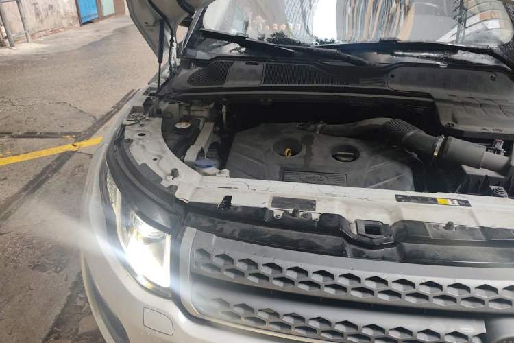Used Land Rover Range Evoque 2016 2.0T SE PLUS Smart Enjoyment Edition Engine Bay Right