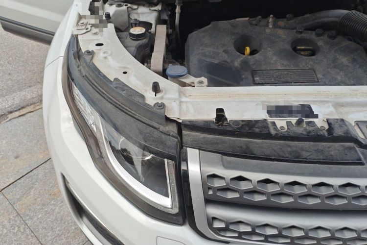 Used Land Rover Range Evoque 2016 2.0T SE Smart Glow Edition Engine Bay Right