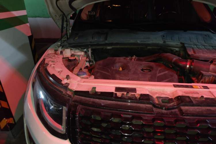 Used Land Rover Range Evoque 2016 2.0T SE Smart Glow Edition Engine Bay Right