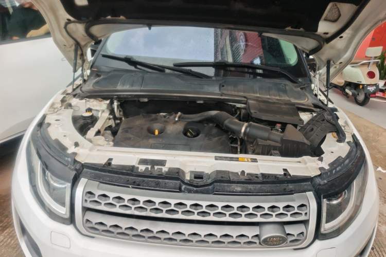 Used Land Rover Range Evoque 2016 2.0T SE Smart Glow Edition Engine Bay