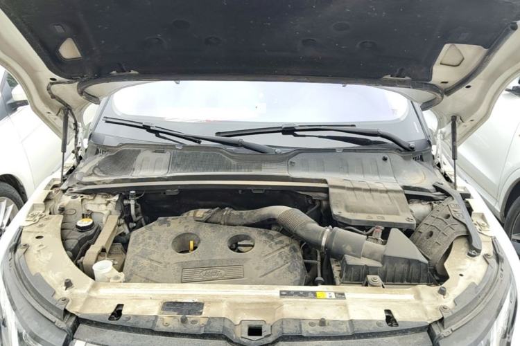 Used Land Rover Range Evoque 2016 2.0T SE Smart Glow Edition Engine Bay