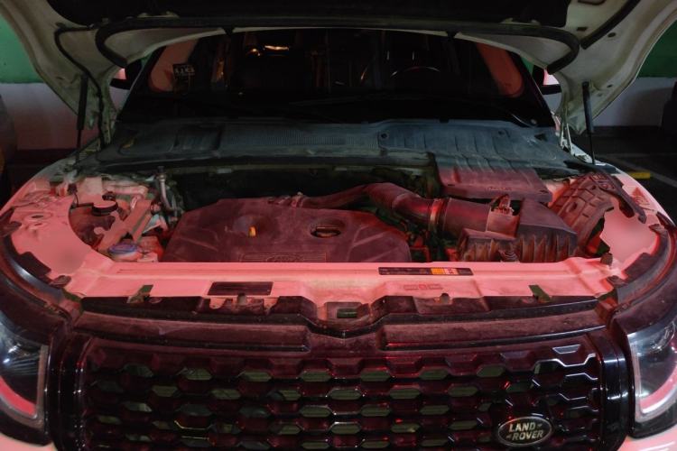 Used Land Rover Range Evoque 2016 2.0T SE Smart Glow Edition Engine Bay