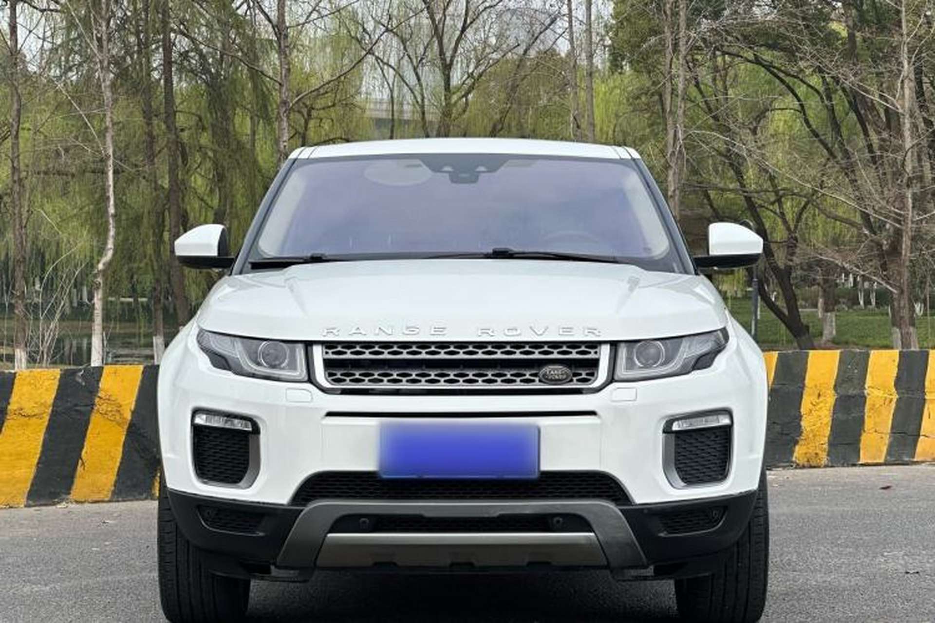 Used Land Rover Range Evoque 2016 2.0T SE Smart Glow Edition Exterior 2