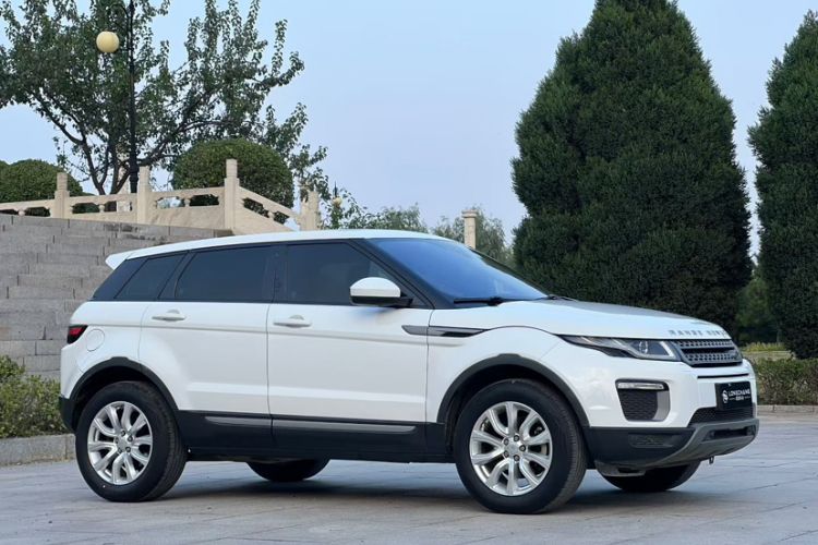 Used Land Rover Range Evoque 2016 2.0T PURE Style Edition Exterior 2