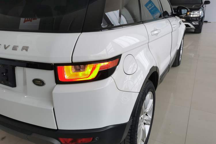 Used Land Rover Range Evoque 2016 2.0T SE PLUS Smart Enjoyment Edition Exterior 3