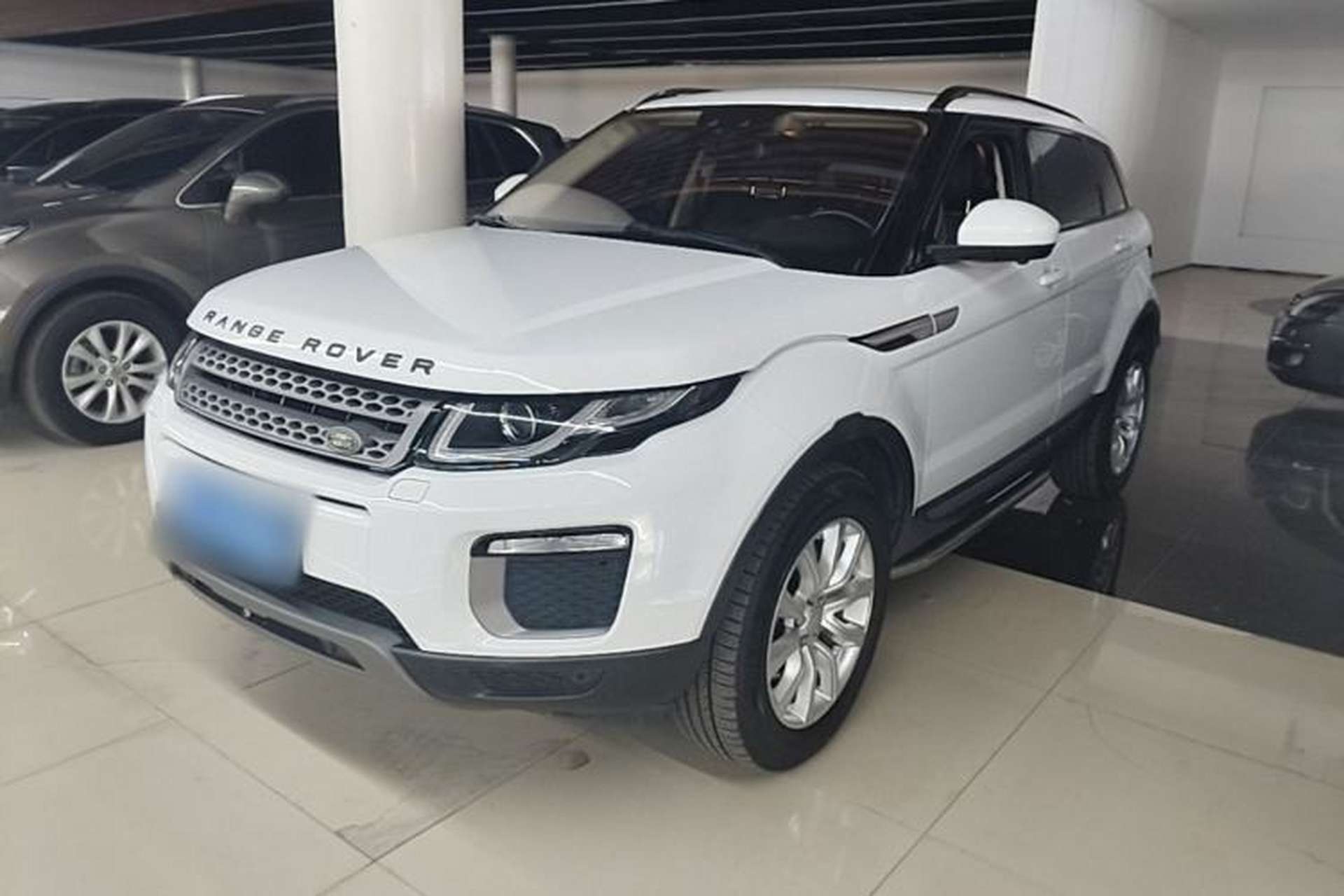 Used Land Rover Range Evoque 2016 2.0T PURE Style Edition Front Left 45 Deg