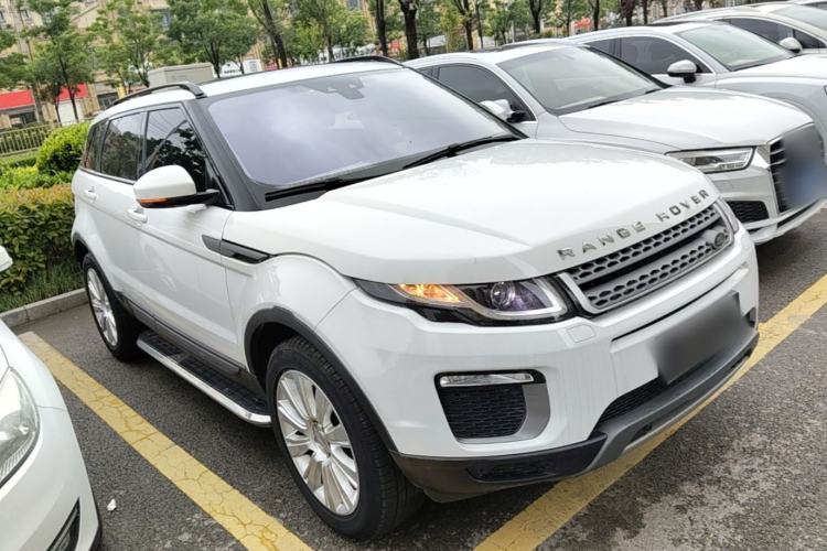 Used Land Rover Range Evoque 2016 2.0T SE Smart Glow Edition Front Right 45 Deg