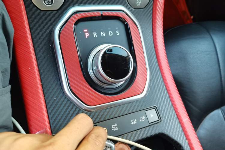Used Land Rover Range Evoque 2016 2.0T SE Smart Glow Edition Gear Lever