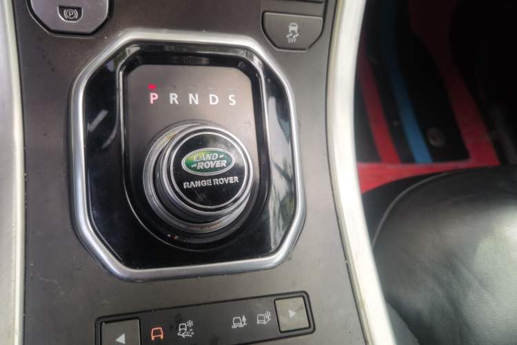 Used Land Rover Range Evoque 2016 2.0T PURE Style Edition Gear Lever