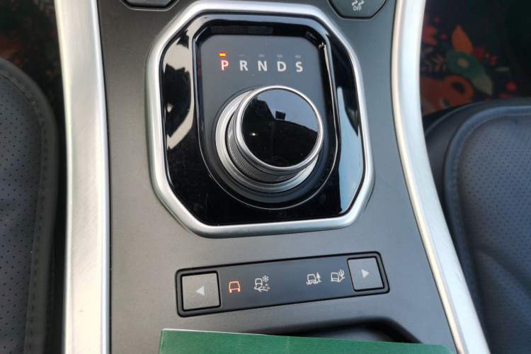 Used Land Rover Range Evoque 2016 2.0T SE Smart Glow Edition Gear Lever