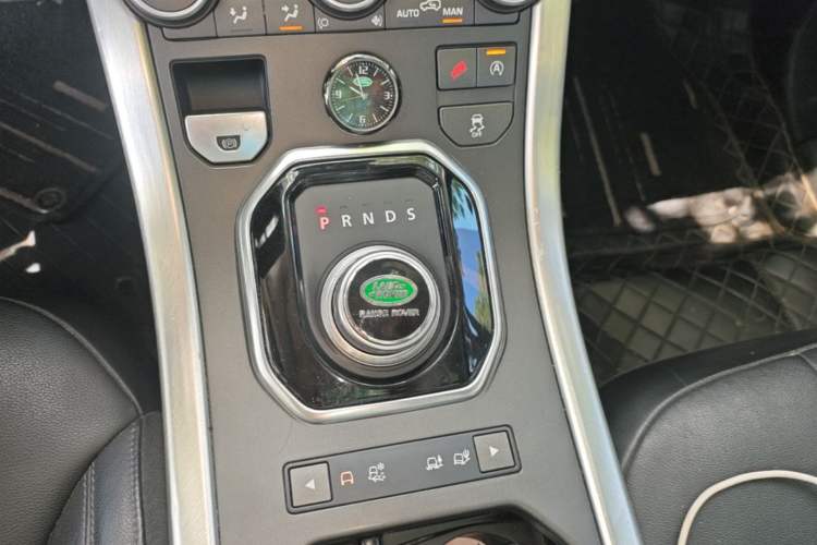 Used Land Rover Range Evoque 2016 2.0T SE Smart Glow Edition Gear Lever