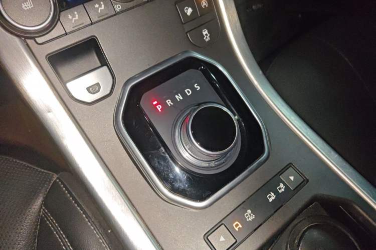Used Land Rover Range Evoque 2016 2.0T SE PLUS Smart Enjoyment Edition Gear Lever