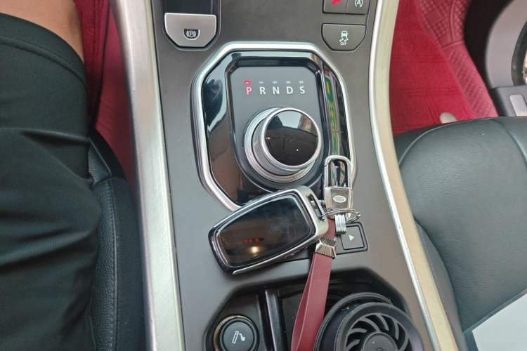 Used Land Rover Range Evoque 2016 2.0T SE Smart Glow Edition Gear Lever