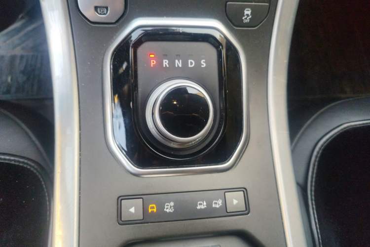 Used Land Rover Range Evoque 2016 2.0T SE Smart Glow Edition Gear Lever