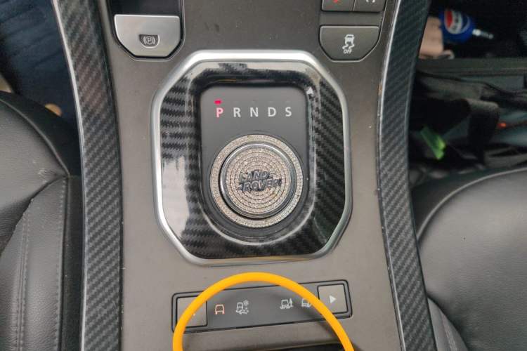 Used Land Rover Range Evoque 2016 2.0T SE Smart Glow Edition Gear Lever