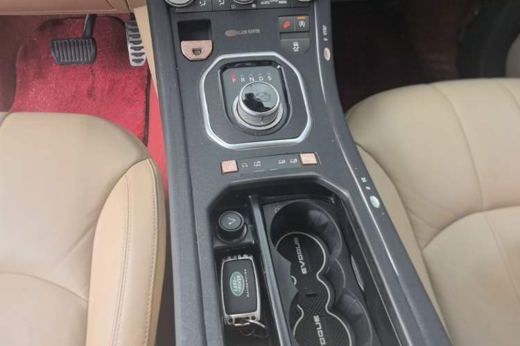 Used Land Rover Range Evoque 2016 2.0T SE Smart Glow Edition Gear Lever