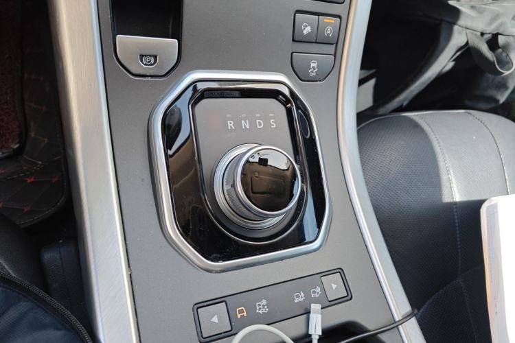 Used Land Rover Range Evoque 2016 2.0T SE PLUS Smart Enjoyment Edition Gear Lever