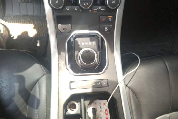 Used Land Rover Range Evoque 2016 2.0T PURE Style Edition Gear Lever