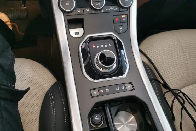 Used Land Rover Range Evoque 2016 2.0T SE PLUS Smart Enjoyment Edition Gear Lever